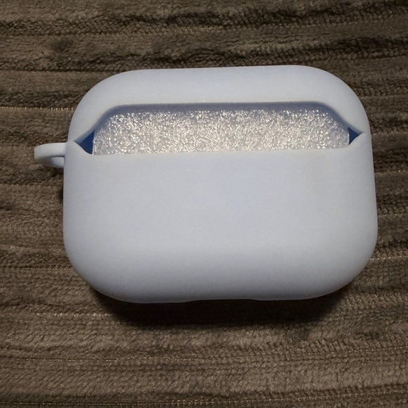 AirPods Pro Case - Picture 3 of 4